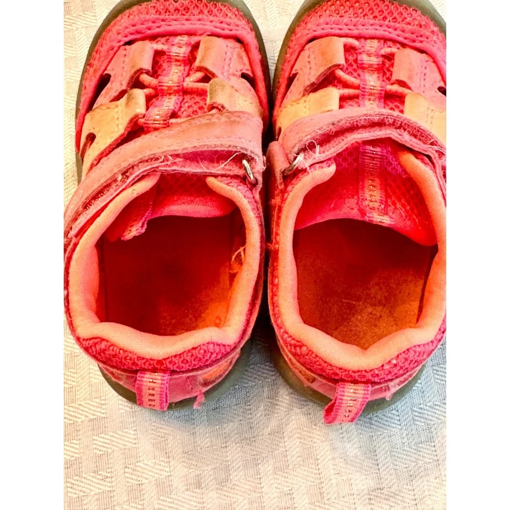 OshKosh Bgosh Toddler Girls Pink‎ Water Sandals Drift-G-OI Size 6 US 22 EUR